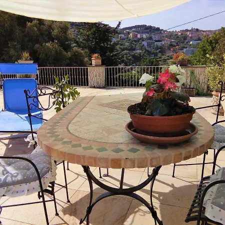 Casa D' Artista Bed & Breakfast 4*