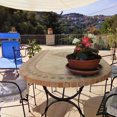 Casa D' Artista Bed & Breakfast *