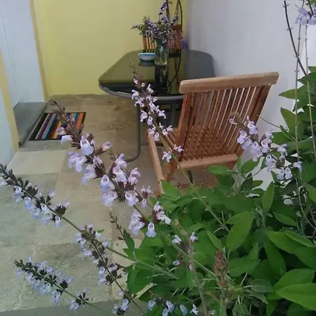 Casa D' Artista Bed & Breakfast 4*